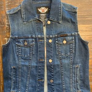 Women’s Harley Davidson Jean vest in excellent condition. Size Med
